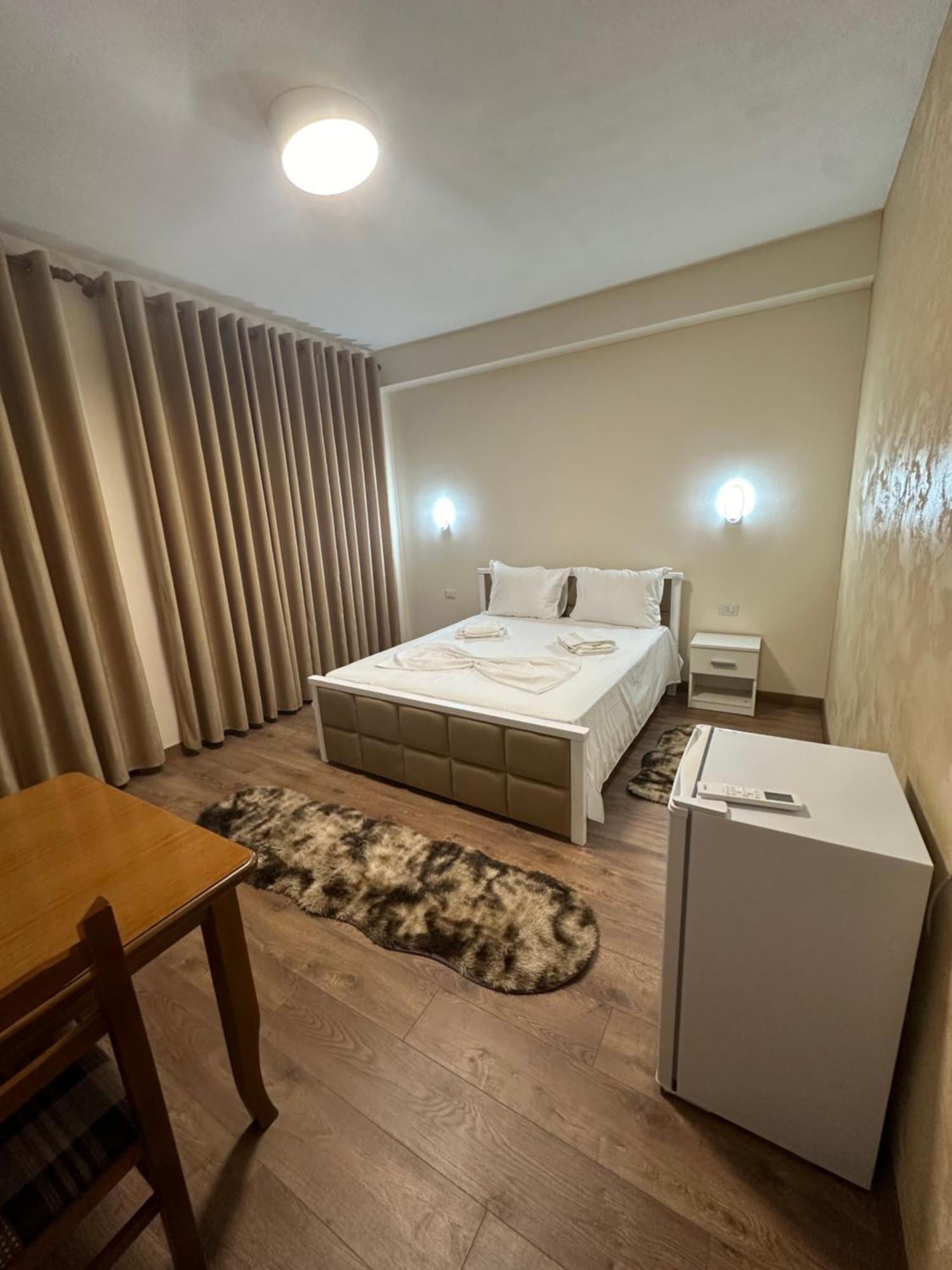 Guni Inn Krujë Exteriör bild