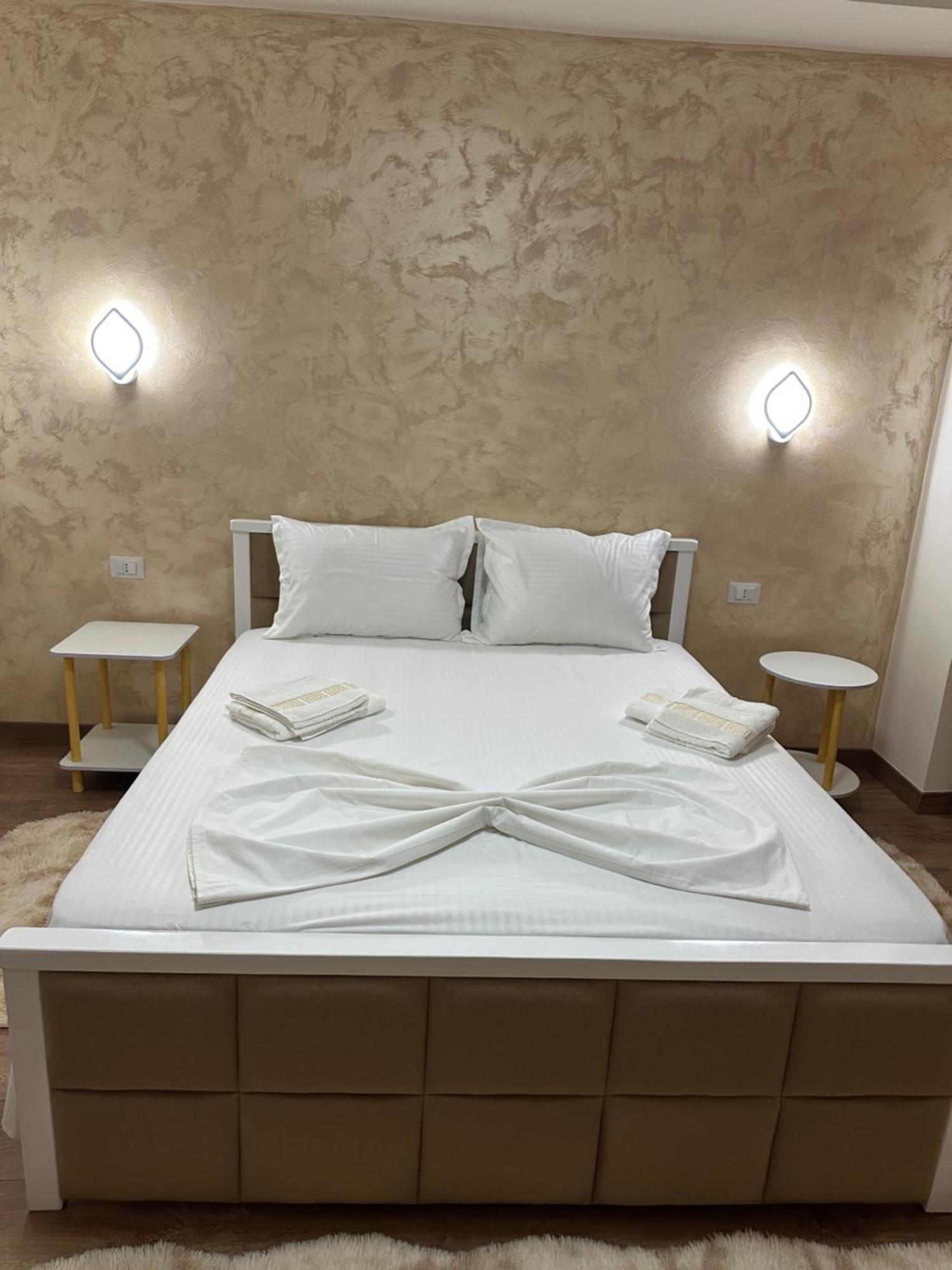 Guni Inn Krujë Exteriör bild